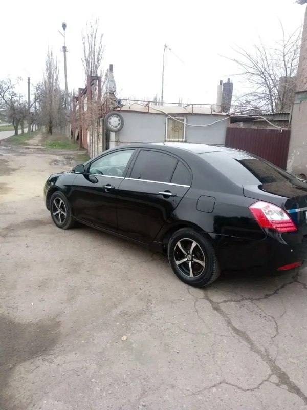 Продам geely emgrand год 2013
Автомобиль в очень достойном состоянии
Без гнили и карозий
Двигатель 1,8 цеповой работает идеально масло от замены до замены лью 5w40
Датчик света фары линзованые
Датчик дождя работает
Парктроники
4 Стеклоподъёмники
Подушки безопасности
Гидроусилитель руля
Кондиционер работает холодит
Салон чистый и опрятный
Работает абсолютно каждая кнопочка
Резина лето и зима шиповка
Цена 455 т р торг автомобиль в г харцызск и просьба кому далеко ехать или скучно нескем поболтать не звоните не тратьте моё время спасибо за понимание. Или меняю на строй материалы. Документы в порядке любой вид оформления птс оригинал за 12 лет её существования 2 хозяина было произведено детеленг полировка кузова и покрыта керамикой +79494402032 - фотография - 4