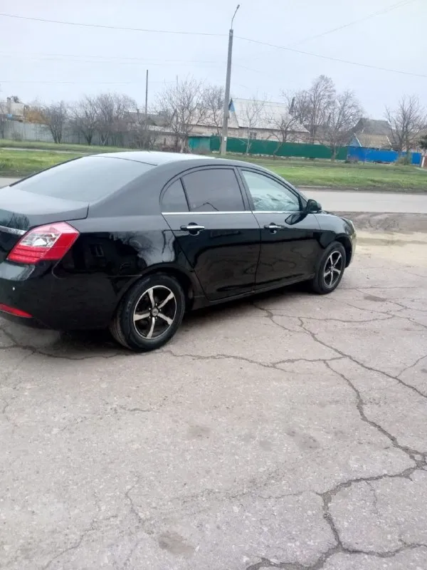 Продам geely emgrand год 2013
Автомобиль в очень достойном состоянии
Без гнили и карозий
Двигатель 1,8 цеповой работает идеально масло от замены до замены лью 5w40
Датчик света фары линзованые
Датчик дождя работает
Парктроники
4 Стеклоподъёмники
Подушки безопасности
Гидроусилитель руля
Кондиционер работает холодит
Салон чистый и опрятный
Работает абсолютно каждая кнопочка
Резина лето и зима шиповка
Цена 455 т р торг автомобиль в г харцызск и просьба кому далеко ехать или скучно нескем поболтать не звоните не тратьте моё время спасибо за понимание. Или меняю на строй материалы. Документы в порядке любой вид оформления птс оригинал за 12 лет её существования 2 хозяина было произведено детеленг полировка кузова и покрыта керамикой +79494402032 - фотография - 5