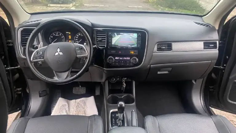 🔥🔥🔥🔥🔥🔥
🚘Mitsubishi outlander 3 в комплектации instyle!
✅Год выпуска 2013,в эксплуатации с 2014!
🔥Птс оригинал!
🔥Два ключа и сервисные книги!
✅Без дтп!
✅Полный привод! - фотография - 8
