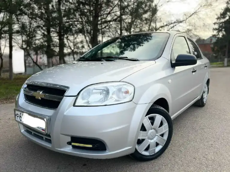 Продам chevrolet aveo в состоянии близко к новому автомобилю! Не бита. Не крашена. В родной краске! Куплена в 2009 году в автосалоне. Родной подтверждённый пробег 169.тыс. Км. Один единственный владелец! За всю жизнь (была в одной семье). Только гаражное хранения. Сборка корея. Авто абсолютно вся обслужена и не требует никаких вложений, и в ближайшее время не будет требовать. История авто кристально чиста как слеза, без подводных камней и скрытых дефектов! За всё время эксплуатации не было не одного дтп! Соответственно вся геометрия идеально ровная, все герметики и швы заводские! Всё стекла оригинальные. Реально очень хорошая авео(таких сейчас единицы). Ездили с умом. Техническое состояние как у нового автомобиля! Двигатель 1.4л. 94л. С. Без теплообменника! Работает как часы(масло грамма не берёт). Кпп переключается мягко и легко. Ходовая часть как мяч. Есть чеки и заказ наряды что делалось. Комплектация: кондиционер(заправлен). Гидроусилитель руля. Подушки безопасности
📞 Звоните: +7(949)4522026 - фотография - 2