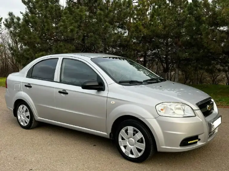 Продам chevrolet aveo в состоянии близко к новому автомобилю! Не бита. Не крашена. В родной краске! Куплена в 2009 году в автосалоне. Родной подтверждённый пробег 169.тыс. Км. Один единственный владелец! За всю жизнь (была в одной семье). Только гаражное хранения. Сборка корея. Авто абсолютно вся обслужена и не требует никаких вложений, и в ближайшее время не будет требовать. История авто кристально чиста как слеза, без подводных камней и скрытых дефектов! За всё время эксплуатации не было не одного дтп! Соответственно вся геометрия идеально ровная, все герметики и швы заводские! Всё стекла оригинальные. Реально очень хорошая авео(таких сейчас единицы). Ездили с умом. Техническое состояние как у нового автомобиля! Двигатель 1.4л. 94л. С. Без теплообменника! Работает как часы(масло грамма не берёт). Кпп переключается мягко и легко. Ходовая часть как мяч. Есть чеки и заказ наряды что делалось. Комплектация: кондиционер(заправлен). Гидроусилитель руля. Подушки безопасности
📞 Звоните: +7(949)4522026 - фотография - 6