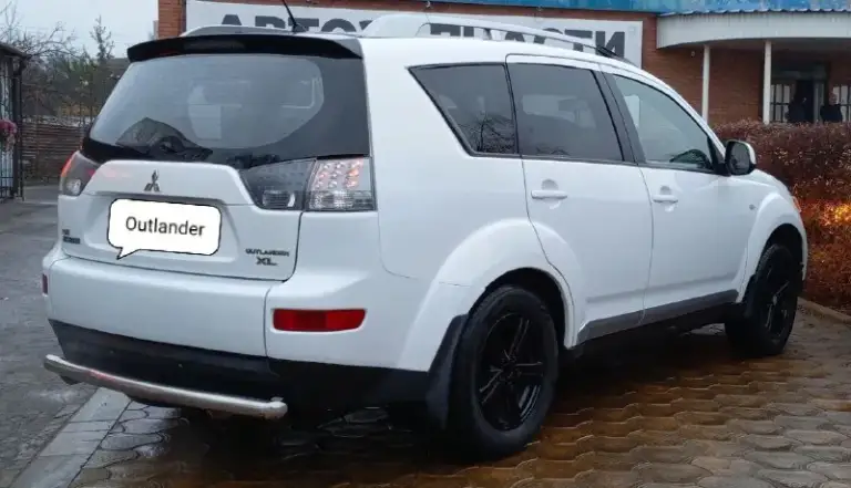 В продаже mitsubishi outlander2007г
✅2.4L  4wd коробка автомат
✅217 000 Пробег
✅3 Хозяина за всё время !!!
✅Птс оригинал!!!
✅Родные стекла
✅Два ключа
🌿Зелёная автотека
Авто в хорошем состоянии!
Обслужен!!
На данный момент без вложений
Мотор не троит, не дымит, масло не расходует.
Коробка переключает плавно,
Ходовая обслужена!!!
По кузову без ржавчины гнили
Дно пороги всё целое!
Огромный багажник+складывание сиденья

Комплектация:
-Под рулевые лепестки
-Полный привод
-Люк
-Кожаный салон
-Управление на руле
-4 Стеклоподъёмника
-Складывания зеркал
-Электро зеркала
-Обогрев заднего-переднего стекла
-Подогрев передних сидений
-Штатная сигнализация
-Музыка aux, bluetooth, cd, fm
Документы без штрафов, запретов, ограничений
Продажа по дкп или мрэо
Торг уместен!!!
Осмотр донецк
Цена 965000р
+79493977821
+79494017806 - фотография - 3