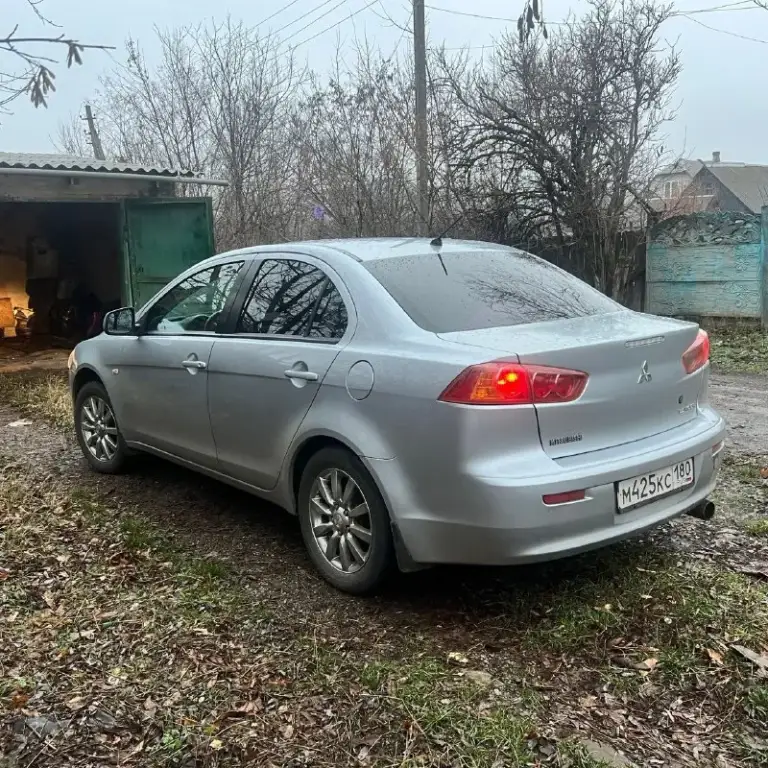 Продам mitsubishi lancer x
2008Г мкпп 1.5
Автомобиль в отличном состоянии
Оригинальный пробег 211000тыс. Км.
В 2009г был куплен в салоне, 1 владелец
Машина ухоженная, полностью обслужена, не требует никаких вложений. В автомобиле менялись только оригинальные запчасти, масла, и т. П
Работает каждая кнопочка, подогревы, обогревы, климат контроль, печка жарит, кондиционер холодит. Полностью в родном окрасе.
Гаражное хранение
Противоугонная система.
По ходовой части никаких проблем, ничего не стучит.
Машина едет бодро, очень экономичный расход.
Машина хозяйская. Любые проверки, за автомобиль не стыдно!
Юридическая чистота, любое переоформление!
Цена 780000₽
Минимальный торг
Кто ищет действительно живого лансера, звоните: +79495250614
+79495118385
Осмотр: донецк, макеевка - фотография - 3