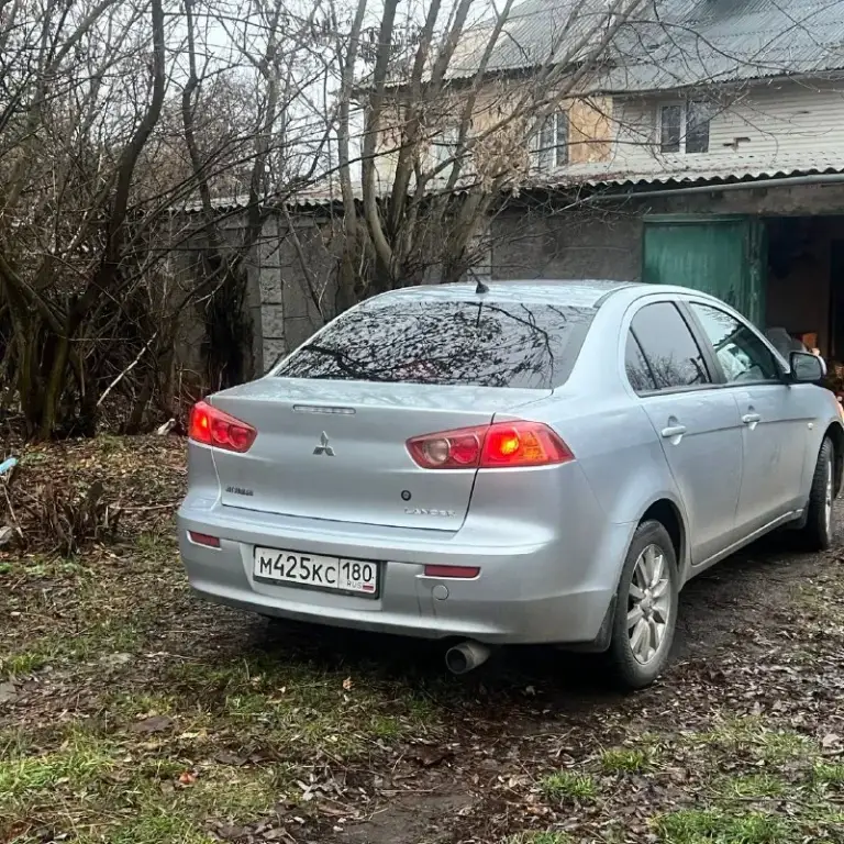 Продам mitsubishi lancer x
2008Г мкпп 1.5
Автомобиль в отличном состоянии
Оригинальный пробег 211000тыс. Км.
В 2009г был куплен в салоне, 1 владелец
Машина ухоженная, полностью обслужена, не требует никаких вложений. В автомобиле менялись только оригинальные запчасти, масла, и т. П
Работает каждая кнопочка, подогревы, обогревы, климат контроль, печка жарит, кондиционер холодит. Полностью в родном окрасе.
Гаражное хранение
Противоугонная система.
По ходовой части никаких проблем, ничего не стучит.
Машина едет бодро, очень экономичный расход.
Машина хозяйская. Любые проверки, за автомобиль не стыдно!
Юридическая чистота, любое переоформление!
Цена 780000₽
Минимальный торг
Кто ищет действительно живого лансера, звоните: +79495250614
+79495118385
Осмотр: донецк, макеевка - фотография - 4