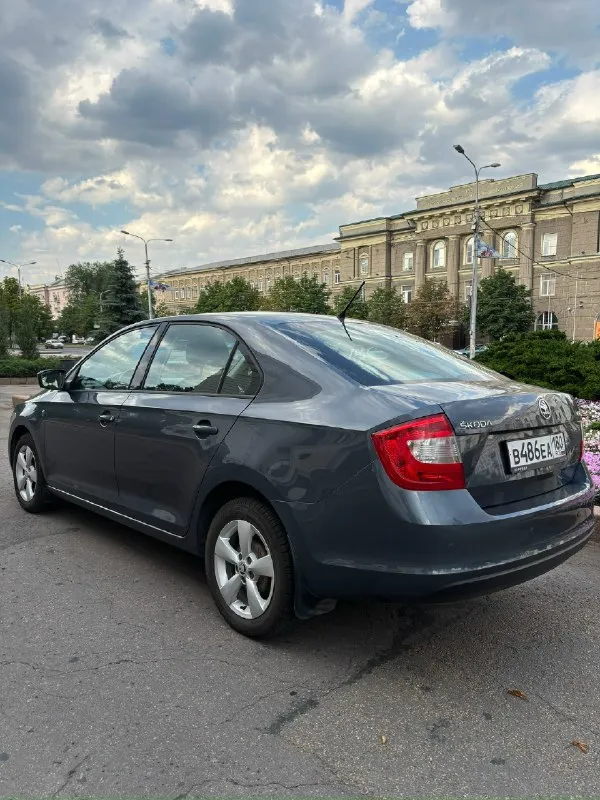 Продам skoda rapid 2014 год двигатель 1.6, автомат работает все идеально, без каких либо нареканий. Обслуженная сервисная машина✅ минимальный родной пробег🏇(98 тыс) машина у которой читается история! Полтора собственника (первый дедушка по октябрь 24г. ) хороший внешний вид цепной надежнейший мотор на 105 л. С. Новая летняя резина, по технике все обслужено, масло и фильтра новые! Масло в коробке новое! Машина без ржавчины днище обработано, есть защита двигателя)) гаражное хранение!😍 комплектация автомобиля: • гур • абс • asc • круиз-контроль • климат-контроль • курсовая устойчивость на дороге • подогрев сидений • электро подъемники • электро зеркала с подогревом • помощь при подъёме в гору • розетка 12v • регулировка руля по вылету • регулировка руля по высоте • галогеновые фары • противотуманные фары • иммобилайзер • обратная связь • центральный замок • штатная сигнализация машиной останетесь довольны😊 удачи найти на рынке что-то более целое! Имейте ввиду, что совсем ск
📞 Звоните: +7(949)3461374 - фотография - 4