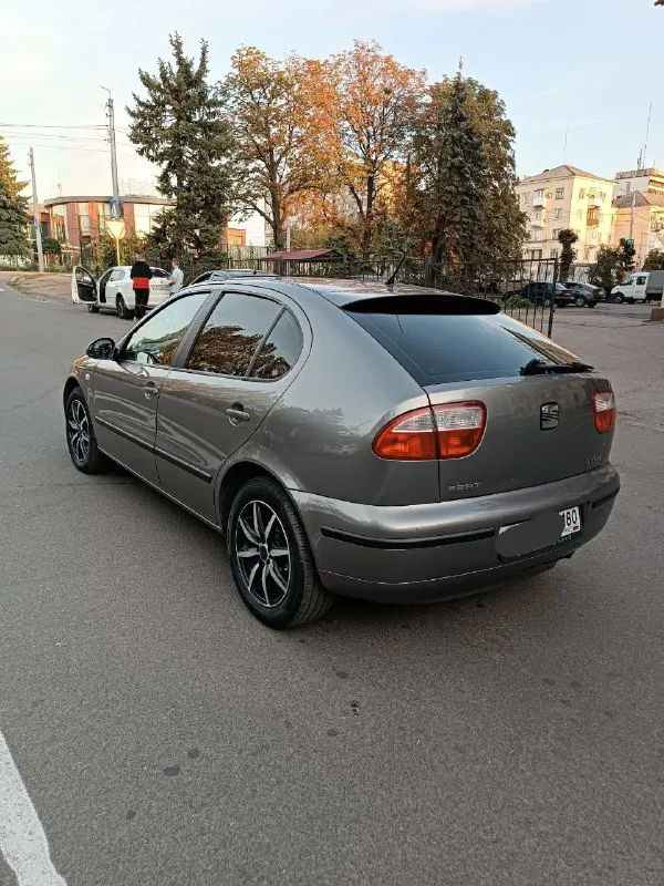 Цена 580.000р + торг
Продам seat leon 2005г
Двигатель 1.6 16 клап
Коробка механика 5ступ
Пробег 214500км
По технике полная копия golf 4/octavia tour
В базовой комплектации, кондиционер, гур, 2эсп.
Машина в хорошем состоянии,   в родной краске, не гнилой, двигатель работает как часики, переоформление без проблем. 2 комплекта дисков с резиной(лето легкосплав r16, зима штампы r15)
Подробно по машине расскажу по телефону
Тел. +79493804460
📲 Tg: @deeps1zz
📞 Звоните: +7(949)3804460 - фотография - 1