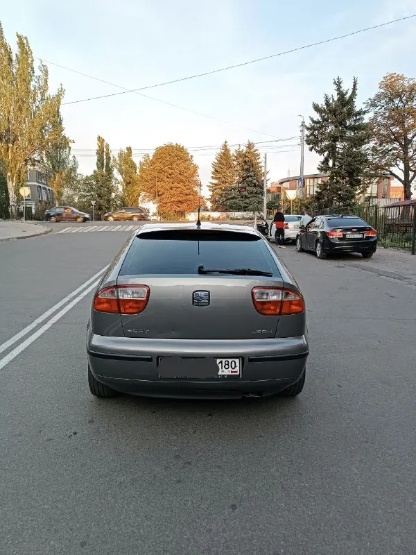 Цена 580.000р + торг
Продам seat leon 2005г
Двигатель 1.6 16 клап
Коробка механика 5ступ
Пробег 214500км
По технике полная копия golf 4/octavia tour
В базовой комплектации, кондиционер, гур, 2эсп.
Машина в хорошем состоянии,   в родной краске, не гнилой, двигатель работает как часики, переоформление без проблем. 2 комплекта дисков с резиной(лето легкосплав r16, зима штампы r15)
Подробно по машине расскажу по телефону
Тел. +79493804460
📲 Tg: @deeps1zz
📞 Звоните: +7(949)3804460 - фотография - 3