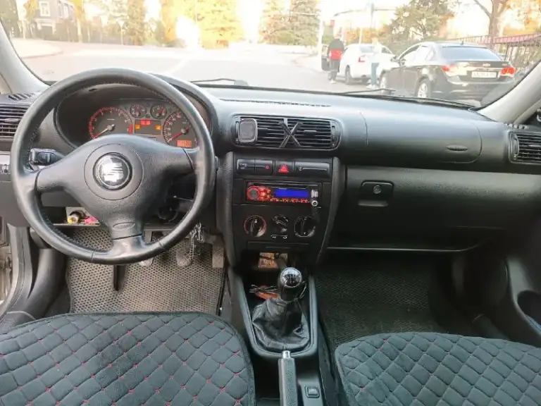 Цена 580.000р + торг
Продам seat leon 2005г
Двигатель 1.6 16 клап
Коробка механика 5ступ
Пробег 214500км
По технике полная копия golf 4/octavia tour
В базовой комплектации, кондиционер, гур, 2эсп.
Машина в хорошем состоянии,   в родной краске, не гнилой, двигатель работает как часики, переоформление без проблем. 2 комплекта дисков с резиной(лето легкосплав r16, зима штампы r15)
Подробно по машине расскажу по телефону
Тел. +79493804460
📲 Tg: @deeps1zz
📞 Звоните: +7(949)3804460 - фотография - 6