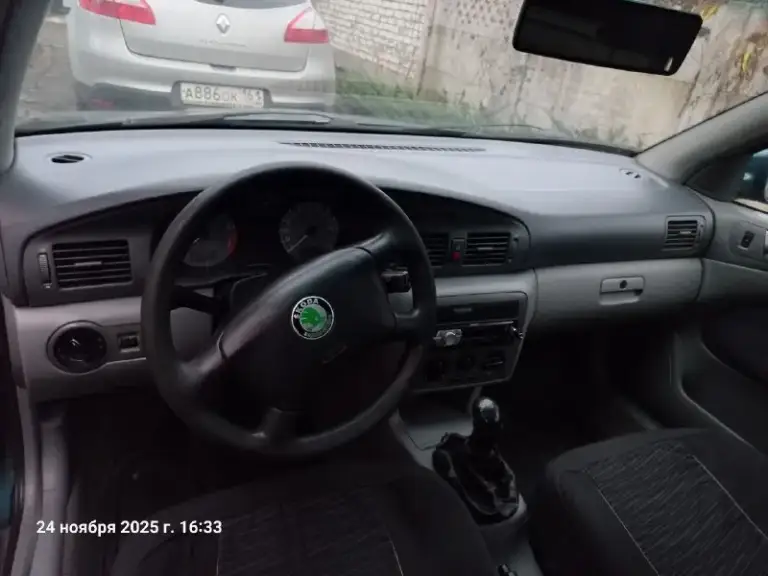 Продам skoda октавия тур 1.6, механика, 1998 г. , в технически в хорошем состоянии, ездим каждый день, проблемы с кузовом на фото видно. Ремень грм заменён 5000 км, назад, стоит фирма бош. Юридически чистая, переоформление без проблем. Комплект летней резины на легкосплавных дисках. Сейчас стоит зима практически новая. Хорошая, работающая машина, не подводила не разу. Цена 290 000 рублей. Цена с учётом всех косяков. Торг минимальный. Телефон для связи +7 949 33 58 500, + 7 949 38 15 939.
📞 Звоните: +7(949)3358500 - фотография - 3