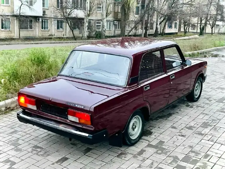 Доброго времени суток, в продаже ваз 2107 в изумительном состоянии! 🚘🔥 таких экземпляров осталось мало, автомобиль не бит, и не крашен. ✅ пробег составляет 63.000 км!🛞🏁 двигатель 1.600 работает без каких либо нареканий, коробка 5 ступенчатая без хрустов и вылетов. 🚀 по ходовой нечего не стучит, и не гремит, диски r13! Все расходники менялись вовремя, прошла полное т. О перед продажей, заменены все масла и так же фильтра. ✅ по кузову без вопросов, гнили нет, днище, стаканы, лонжероны, целые!🔥 по салоне все в достойном состоянии, все как и должно быть по заводу, запах нового авто, не прокурен, не порван. 🚀 так же стоит простенькая музыка, магнитола aura и динамики pioner! По документам авто кристально чистое, любой вид переоформление, так же любые проверки с вашей стороны приветствуются. ✅ ценник данного авто 265.000₽ реальному покупателю уступлю в цене, торг! 🔥🔥🔥 автомобиль находиться в донецке🌇 звонки и осмотр в любое вам удобное время. 👌 +79498007111 +79498326167
📞 Звоните: +7(949)8007111 - фотография - 3