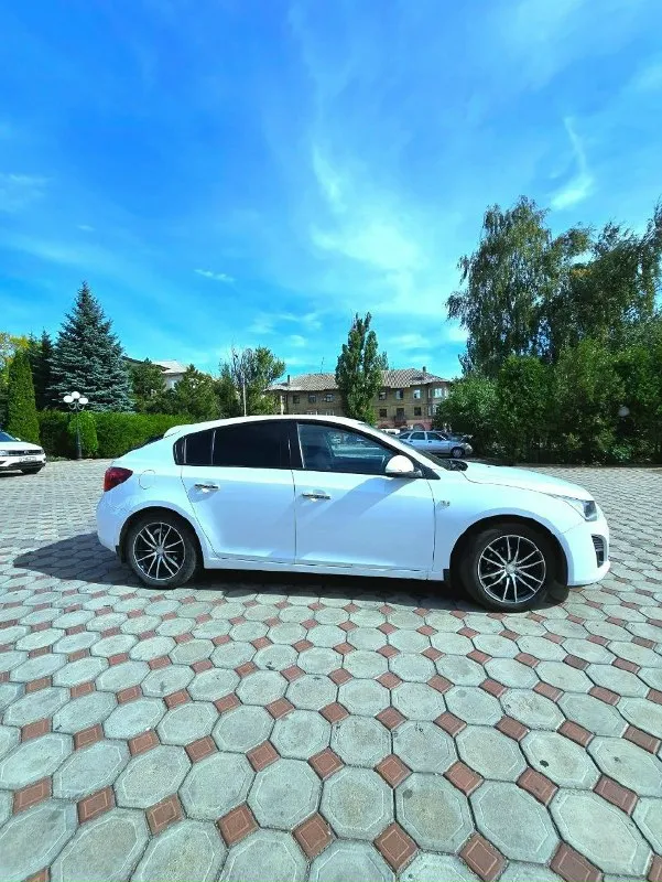 Г. Енакиево продам chevrolet круз 2014г. Объём 1.8 коробка механика автомобиль в хорошем состоянии цена: 750.000, торг у капота обращаться по номеру: +79490410115
📞 Звоните: +7(949)0410115 - фотография - 3