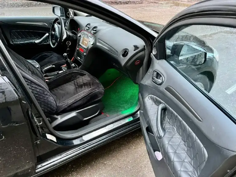 Продам своё авто форд-мондео 2.0( ford mondeo ) 2010г 145 л. С. Родной пробег- 250.000 богатая компл-ия. Все есть для комфортной езды. Датчики дождя, света. Обогрев. Обогрев лобового и заднего стёкол, зеркал. Сидений,2-х зонный климат-контроль. Обдуф в средних стойках. При. При открывание дверей подсветка в салоне снаружи. Стоит задний парктроник и камера заднего вида. Кузов оцинкованый. Омыватель фар. Двигатель 2л. Цепной, ( цепь заменена ) самый надежный в семействе форд. Салон чистый ухоженый. Машина вся в шумовиброизоляции, штатные динамики заменены. Установлен автозапуск. Любые проверки. Любые виды оформления в мрэо обязательно ! Я хозяин, машина оформлена на меня и показывать буду тоже я. Цена 730.000₽ торг +79493814378
📞 Звоните: +7(949)3814378 - фотография - 4