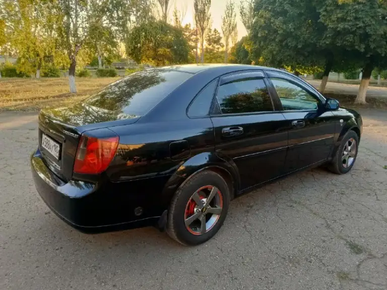 Продам chevrolet lacetti sx, 2008 года выпуска. 1.8 16 клапанный(122л. С. ), коробка механика, стоит газовая установка евро 4. В отличном состоянии, полностью в родном окрасе. Машина местная, покупалась при украине в салоне, один владелец за все время. Пробег 105 тыс. Км. , полностью обслужена. 2 ключа + сигнализация с доводчиками стекол, новая магнитола-планшет, 2 комплекта новых колес на дисках (зима/лето). Цена 880 тыс. Руб. .осмотр г. Горловка +79493848620.
📞 Звоните: +7(949)3848620 - фотография - 3