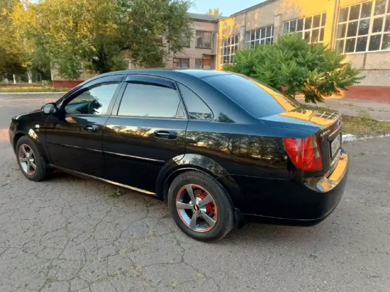 Продам chevrolet lacetti sx, 2008 года выпуска. 1.8 16 клапанный(122л. С. ), коробка механика, стоит газовая установка евро 4. В отличном состоянии, полностью в родном окрасе. Машина местная, покупалась при украине в салоне, один владелец за все время. Пробег 105 тыс. Км. , полностью обслужена. 2 ключа + сигнализация с доводчиками стекол, новая магнитола-планшет, 2 комплекта новых колес на дисках (зима/лето). Цена 880 тыс. Руб. .осмотр г. Горловка +79493848620.
📞 Звоните: +7(949)3848620 - фотография - 4