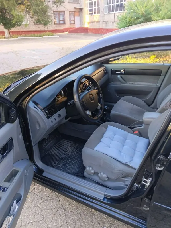 Продам chevrolet lacetti sx, 2008 года выпуска. 1.8 16 клапанный(122л. С. ), коробка механика, стоит газовая установка евро 4. В отличном состоянии, полностью в родном окрасе. Машина местная, покупалась при украине в салоне, один владелец за все время. Пробег 105 тыс. Км. , полностью обслужена. 2 ключа + сигнализация с доводчиками стекол, новая магнитола-планшет, 2 комплекта новых колес на дисках (зима/лето). Цена 880 тыс. Руб. .осмотр г. Горловка +79493848620.
📞 Звоните: +7(949)3848620 - фотография - 7