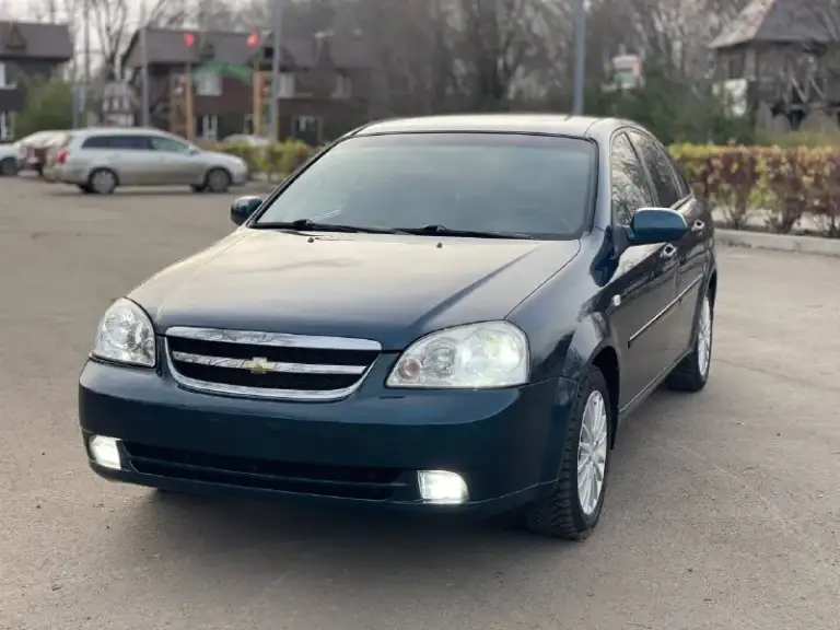 Продам chevrolet lacetti
Год выпуска 2008

Автомобиль в отличном состоянии
Вложений абсолютно не каких не требует

Двигатель 1.6 в прекрасном состоянии
Работает как часики
Не дымит не троит масло абсолютно не ест от слова совсем

Кпп в отличном состоянии
Не хрустит не выбивает все скоростя включаются как по маслу

Ходовая часть в
Идеальном состоянии не стучит не гремит
Лишних шумов нет не каких

Кузов в хорошем состоянии
Рыжиков гнили ржавчин дыр нет
Пороги стаканы аланджероны в хорошем состоянии

Салон чистый ухоженный не прокурен сидение не продавлены

По электрике все исправно стоят
Led лампы ближний дальний
Противотуманнки led

Кондиционер рабочий и заправлен

Стоит аудио система с сенсорным магнитофоном
4 Калонки

Стоят хороший диски r15 с почти новой зимней резиной

В общем автомобиль в достойном состоянии и вложений не требует
Сел и поехал

Юридически кристально чисто не каких штрафом и запретов нет

Цена 497.000
Хороший торг
Город осмотра мариуполь
Номер+79491007492 - фотография - 1