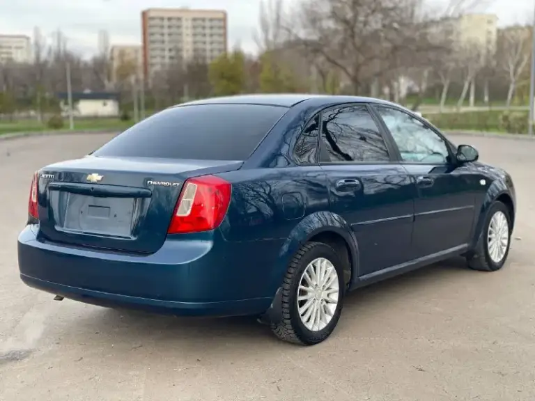 Продам chevrolet lacetti
Год выпуска 2008

Автомобиль в отличном состоянии
Вложений абсолютно не каких не требует

Двигатель 1.6 в прекрасном состоянии
Работает как часики
Не дымит не троит масло абсолютно не ест от слова совсем

Кпп в отличном состоянии
Не хрустит не выбивает все скоростя включаются как по маслу

Ходовая часть в
Идеальном состоянии не стучит не гремит
Лишних шумов нет не каких

Кузов в хорошем состоянии
Рыжиков гнили ржавчин дыр нет
Пороги стаканы аланджероны в хорошем состоянии

Салон чистый ухоженный не прокурен сидение не продавлены

По электрике все исправно стоят
Led лампы ближний дальний
Противотуманнки led

Кондиционер рабочий и заправлен

Стоит аудио система с сенсорным магнитофоном
4 Калонки

Стоят хороший диски r15 с почти новой зимней резиной

В общем автомобиль в достойном состоянии и вложений не требует
Сел и поехал

Юридически кристально чисто не каких штрафом и запретов нет

Цена 497.000
Хороший торг
Город осмотра мариуполь
Номер+79491007492 - фотография - 4