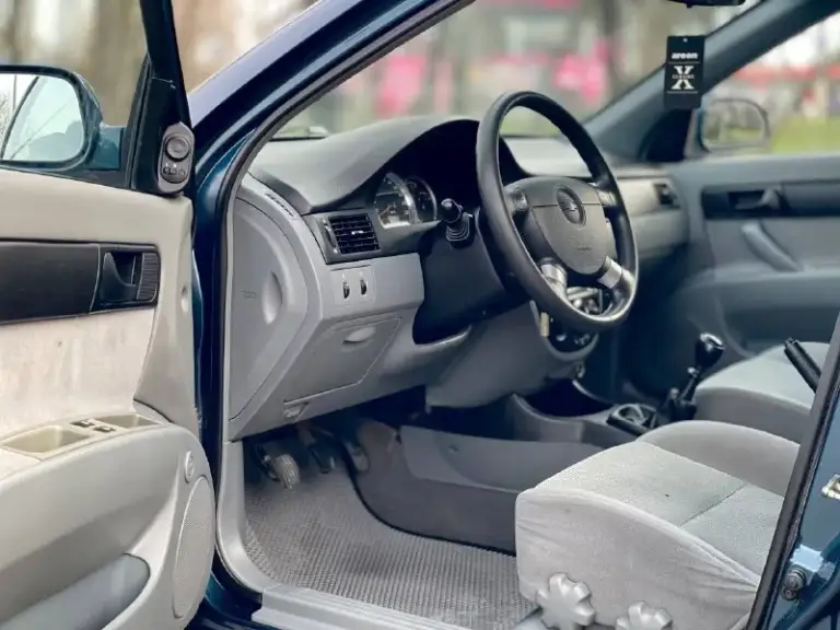 Продам chevrolet lacetti
Год выпуска 2008

Автомобиль в отличном состоянии
Вложений абсолютно не каких не требует

Двигатель 1.6 в прекрасном состоянии
Работает как часики
Не дымит не троит масло абсолютно не ест от слова совсем

Кпп в отличном состоянии
Не хрустит не выбивает все скоростя включаются как по маслу

Ходовая часть в
Идеальном состоянии не стучит не гремит
Лишних шумов нет не каких

Кузов в хорошем состоянии
Рыжиков гнили ржавчин дыр нет
Пороги стаканы аланджероны в хорошем состоянии

Салон чистый ухоженный не прокурен сидение не продавлены

По электрике все исправно стоят
Led лампы ближний дальний
Противотуманнки led

Кондиционер рабочий и заправлен

Стоит аудио система с сенсорным магнитофоном
4 Калонки

Стоят хороший диски r15 с почти новой зимней резиной

В общем автомобиль в достойном состоянии и вложений не требует
Сел и поехал

Юридически кристально чисто не каких штрафом и запретов нет

Цена 497.000
Хороший торг
Город осмотра мариуполь
Номер+79491007492 - фотография - 7