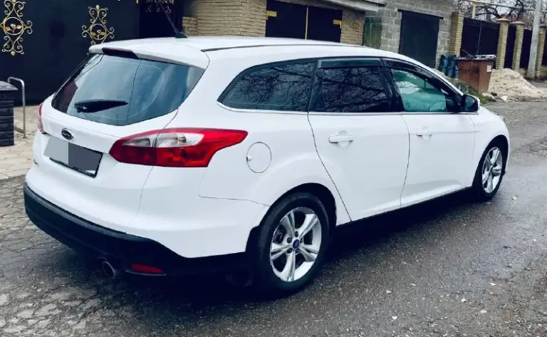 Продам автомобиль ford focus 3 (рестайлинг) 2012год 2.0 бенз. Автомобиль в отличном состоянии(сел и поехал). Работает отлично масло не есть, не дымит, не троит. Коробка работает ровно без тычков и пинков. Побег 215.ооокм. Кузов в отличном состоянии без рыжиков и ржавчин. По ходовой нареканий нет. Автомобиль полностью обслужен.
Цена:630.ооо₽ торг уместен.
Проверка на любом вашем сто. Возможен обмен.
📞+7(949)-505-96-96📞
📞 Звоните: +7(949)5059696 - фотография - 4
