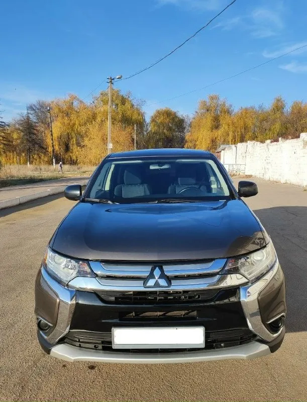 Mitsubishi outlander 2017г двигатель 2.4 л/ 170 л. С. (атмосферник), полный привод, кпп - вариатор. Пробег 79000 км. 7 местный. Авто пригонял для себя в 2021 году. Я единственный владелец. - 2-х зонный климат, круиз, полный привод, камера заднего вида, стеклоподъемники, мультируль. Датчики давления в шинах. - два комплекта резины (зима на стальных дисках, летняя новая резина 18 колеса). - в наличии 2 ключа - безопасность вся целая - замена масла 1 раз в год через каждые 6 тысяч км. - тормозные колодки поменяны вкруг. - новый аккумулятор 2025 г. - постоянный учёт рф двигатель цепной едет отлично, подтёков масла, запотеваний, посторонних звуков не имеет. Ходовая в идеале. По электрике работает абсолютно все! Машина в отличном состоянии! Цена: 2 500 000 енакиево +7949 3432214
📞 Звоните: +7(949)3432214 - фотография - 2