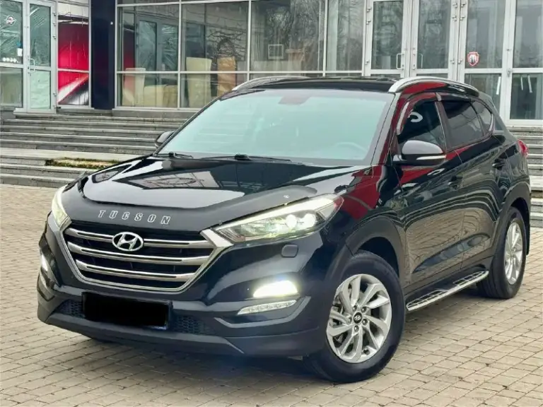 Hyundai tucson официал
Эксплуатация 2017 года
Двигатель 2.0 бензин
Коробка автомат
4Wd ( полный привод)
Пробег родной 148 тыс. Км
Автомобиль в хорошем состоянии,
Без дтп ! Весь в заводском окрасе !!!
Машина вся обслужена от а до я
Не какого вложения не требует !
Максимальная комплектация,
Бесключевой доступ (start-stop)
Кожаный салон,
Роздельный климат-контроль,
Круиз-контроль,
Датчики света, и дождя,
Подогрев зеркал, стекл,
Подогревы всех сидений,
Полный электропакет,
Многофункциональная магнитола,
Громкая связь,
Управление на руле,
Парктроники,
Камера заднего вида,
И многое другое.
С документами полный порядок,
Могу присутствовать в мрэо для полного переоформления на вас !
Г. Донецк
Цена 1.885 тыс. ₽
Звоните остальное по
+79494006792
📲 Tg: r. B
📞 Звоните: +7(949)4006792 - фотография - 1