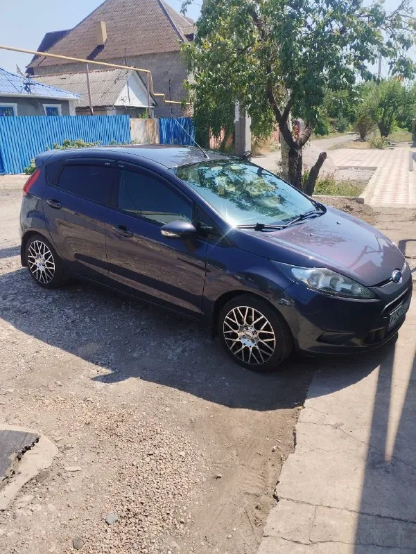 Ford fiesta 2012г. 1.4 дизель, мкпп
220Тыс пробег, один владелец с автосалона, без дтп, есть один косметический окрас порога, диски р16, установлен подогрев двигателя 220в, салон в отличном состоянии, торг присутствует
Тел. 79494017524
Цена 750 - фотография - 2