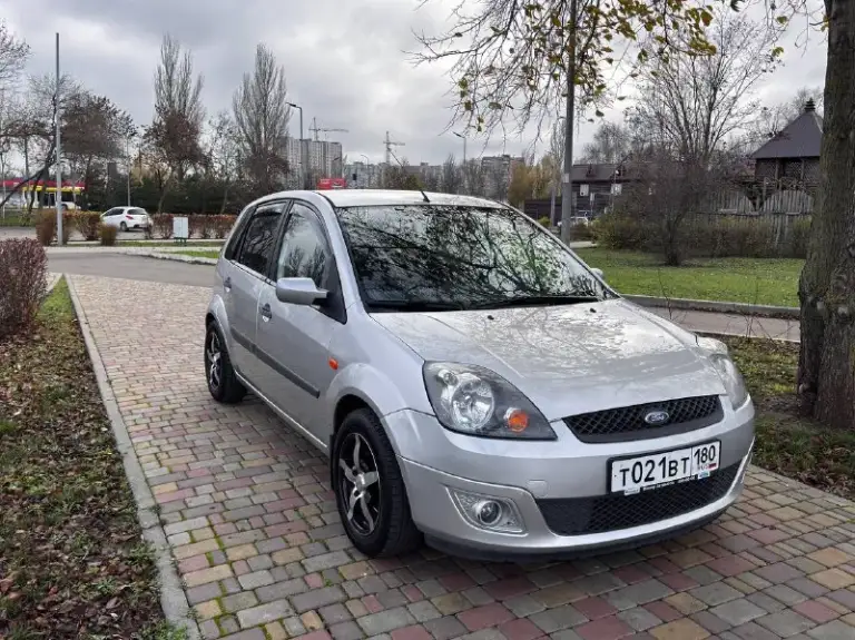 Продам
Ford fiesta
Год выпуска 2007
Обьем двигателя 1.4
Коробка автомат
Пробег 108 тысяч
Авто в отличном состояние
Приобретали в салоне в 2007 году один еденствиный хозяин
В родном окрасе в дтп не участвовал автотека зеленая
Не каких вложений не требует
Готов на любые проверки
Цена 570 тысяч рублей
Все вопросы по телефону
+79493569446
📲 Tg: @aleks_333377
📞 Звоните: +7(949)3569446 - фотография - 3