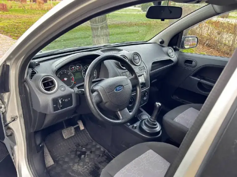 Продам
Ford fiesta
Год выпуска 2007
Обьем двигателя 1.4
Коробка автомат
Пробег 108 тысяч
Авто в отличном состояние
Приобретали в салоне в 2007 году один еденствиный хозяин
В родном окрасе в дтп не участвовал автотека зеленая
Не каких вложений не требует
Готов на любые проверки
Цена 570 тысяч рублей
Все вопросы по телефону
+79493569446
📲 Tg: @aleks_333377
📞 Звоните: +7(949)3569446 - фотография - 7