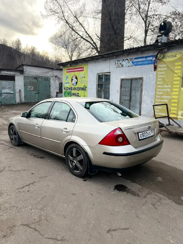 Продам ford mondeo
2.0 (150Лс), механика
Год 2005
Пробег 240к
Комплектация chia:
Климат
Подогрев лобового стекла
Пологрев заднего стекла
Датчик дождя
Датчик света
4 Эл стеклоподъемника
Музыка sony (играет хорошо)
Машина в хорошем состоянии, владею год, до меня был хозяин с салона. Ходовка взбитая, ничего не стучит, новое сцепление с выжимным, маховик после ремонта. Климат летом был заправлен, дует лучше холодильника, печка греет, фары светят. Машина не новая, есть жизненные недостатки, ничего критического. Есть сигнализация, так же 2 ключа от машины.
Собственник
Цена 500тыс, торг присутствует.
+79493696113 - фотография - 3
