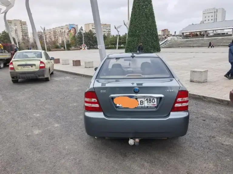 Продам автомобиль gelly ck 2013 года выпуска. Без дтп! 2 ключа в комплекте, двигатель 1.5.
Газ, бензин (газ вписан в тех паспорт)
С документами все в порядке, переоформление без проблем (могу присутствовать с вами в мрэо), я 3 владелец!
Машина на уверенном ходу, сел и поехал, есть мелкие недостатки не  опускаются задние стекла (на ремонт скину при продаже).
Гур, кондиционер, abs, печка все работает, стекла родные (есть мелкий дефект прилетел камень, на фото видно). Освещение все работает, стоят хорошие фары! На сиденьях чехлы, гаражное хранения за весь срок эксплуатации.
Пробег родной  121 тыс.
Цена 320тыс, реальному покупателю торг возле капота!
Больше фото скину в лс, по требованию
Василий +79497122865
Алена +79497122864
📲 Tg: алёна
📞 Звоните: +7(949)7122865 - фотография - 1