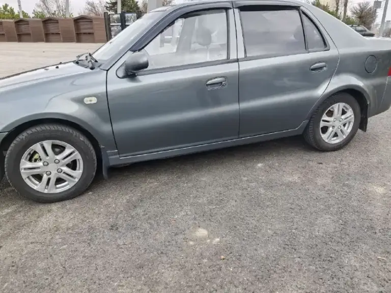 Продам автомобиль gelly ck 2013 года выпуска. Без дтп! 2 ключа в комплекте, двигатель 1.5.
Газ, бензин (газ вписан в тех паспорт)
С документами все в порядке, переоформление без проблем (могу присутствовать с вами в мрэо), я 3 владелец!
Машина на уверенном ходу, сел и поехал, есть мелкие недостатки не  опускаются задние стекла (на ремонт скину при продаже).
Гур, кондиционер, abs, печка все работает, стекла родные (есть мелкий дефект прилетел камень, на фото видно). Освещение все работает, стоят хорошие фары! На сиденьях чехлы, гаражное хранения за весь срок эксплуатации.
Пробег родной  121 тыс.
Цена 320тыс, реальному покупателю торг возле капота!
Больше фото скину в лс, по требованию
Василий +79497122865
Алена +79497122864
📲 Tg: алёна
📞 Звоните: +7(949)7122865 - фотография - 5