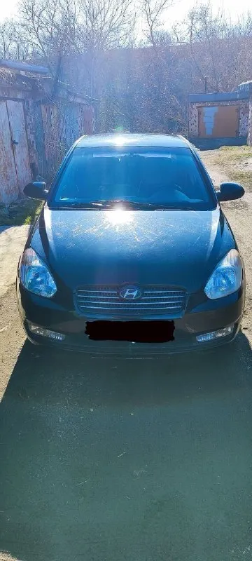 Продам hyundai accent 2006 г. В. Мотор 1,6. Второй хозяин. Пробег: 185.000 тыс. 4 стеклоподъёмника, подогревы передних сидений, боковых зеркал, заднего стекла. Электро регулировка зеркал. Противотуманные фары. Климат контроль. Блокировка коробки передач и секретка. Цена 630 тыс. Руб. +79494966500 - фотография - 1