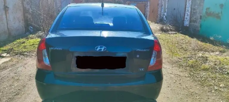 Продам hyundai accent 2006 г. В. Мотор 1,6. Второй хозяин. Пробег: 185.000 тыс. 4 стеклоподъёмника, подогревы передних сидений, боковых зеркал, заднего стекла. Электро регулировка зеркал. Противотуманные фары. Климат контроль. Блокировка коробки передач и секретка. Цена 630 тыс. Руб. +79494966500 - фотография - 3
