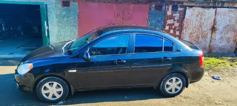 Продам hyundai accent 2006 г. В. Мотор 1,6. Второй хозяин. Пробег: 185.000 тыс. 4 стеклоподъёмника, подогревы передних сидений, боковых зеркал, заднего стекла. Электро регулировка зеркал. Противотуманные фары. Климат контроль. Блокировка коробки передач и секретка. Цена 630 тыс. Руб. +79494966500 - фотография - 4