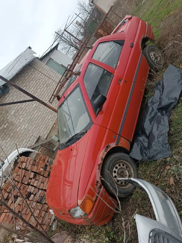 Продам ford орион 91 года. На ходу, заводится едет. Гбо пропан. Требует сварочных работ, днище арки. 2 года назад начал переваривать арку но так и не доделал нет ни времени ни желания. Вторая арка тоже есть, отдам. Менялось много чего по ходовке, тормозам. Комплект сцепления также новый. Продаю так как стоит без дела занимает место. Может кто заберёт доведет до ума. Учёт днр постоянный. Хочу за него 80тыс рублей. Автомобиль находится в горловке. В лс или телега +79494804294
📞 Звоните: +7(949)4804294 - фотография - 1