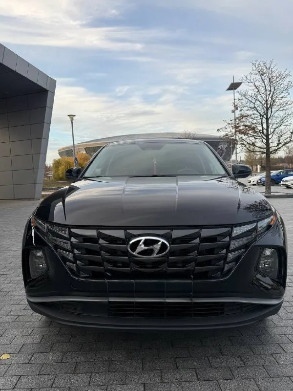 Продам личный автомобиль hyundai tucson, выпуск декабрь 2021г, пробег 48000км,8 ступ. Автомат, полный привод, объем двигателя 2497см3,мощность 189л. С. Комплектация :круиз-контроль, датчики света, слепых зон, система контроля полосы движения, датчики экстренного торможения, предупреждение о начале движения переднего авто, мультируль. Цена 3150000р. Конт. Лицо лилия +79493349953 - фотография - 2