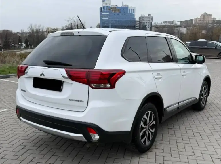 Продам mitsubishi outlander
2.0 Бензин
Год выпуска 2016
Состояние идеальное.
Полный привод рабочий
Без рыжиков
Сервисные книги.
Вложений не требует!
Любое оформление!
Я втарой хозяин!
Салон не затертый не порваный
Резина новая зимняя
Авто полностью обслужена до мелочей
Работает ровно.
Коробка переключает идеально
Климат контроль работает
Все жидкости заменены!
Стекла все родные.
Каждая кнопка работает)
Цена 1.620₽
+7-949-794-46-27
Остольные вопросы по телефону
Звоните в любое время
📲 Tg: евгений
📞 Звоните: +7(949)7944627 - фотография - 4