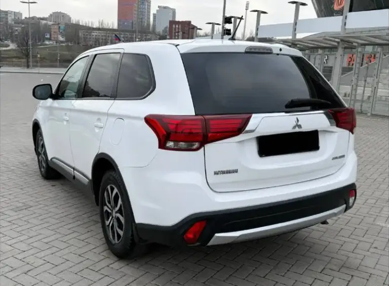 Продам mitsubishi outlander
2.0 Бензин
Год выпуска 2016
Состояние идеальное.
Полный привод рабочий
Без рыжиков
Сервисные книги.
Вложений не требует!
Любое оформление!
Я втарой хозяин!
Салон не затертый не порваный
Резина новая зимняя
Авто полностью обслужена до мелочей
Работает ровно.
Коробка переключает идеально
Климат контроль работает
Все жидкости заменены!
Стекла все родные.
Каждая кнопка работает)
Цена 1.620₽
+7-949-794-46-27
Остольные вопросы по телефону
Звоните в любое время
📲 Tg: евгений
📞 Звоните: +7(949)7944627 - фотография - 5