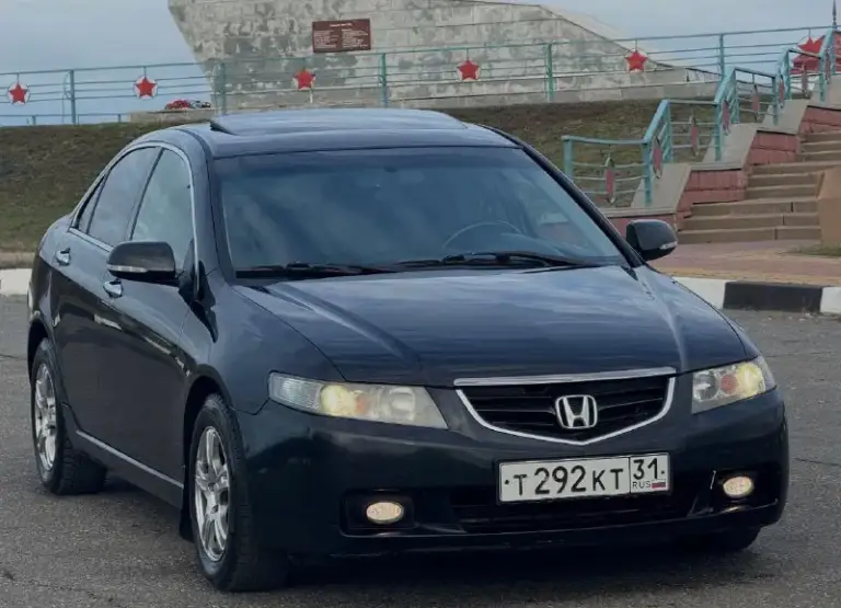 В продаже honda accord vll поколения, 2.0 л, мт. Технически обслужена, цепь заменена 20,05,25. Масла и фильтра свежие. Кузов без ржавчины и гнили, пороги / днище целые, преимущественно заводской окрас. Птс оригинал, два владельца. Комплектация “comfort“. Два комплекта резины. Цена : 700,000 рублей. Обмена и рассрочки нет. Территориально находится в г макеевка (центр) контакты : +79493635268 - фотография - 6