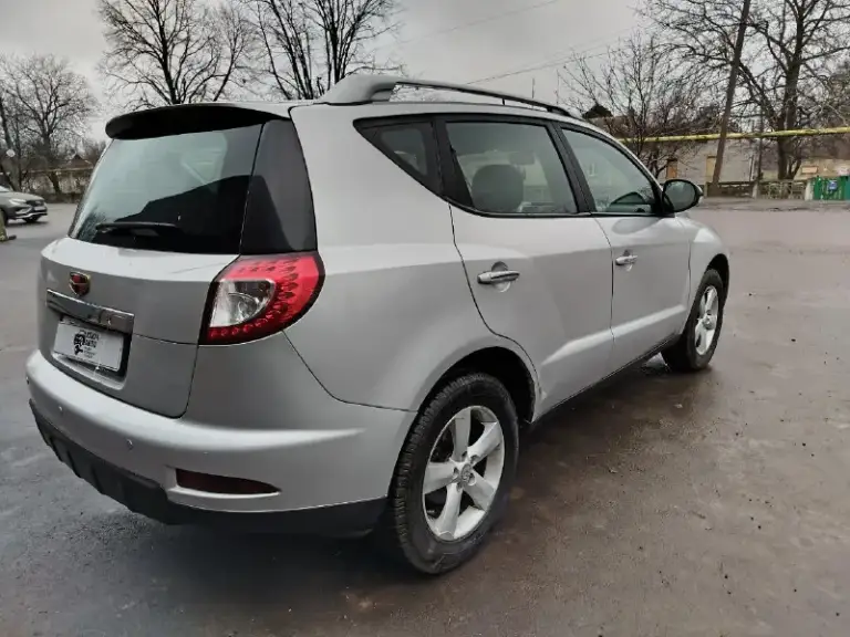 🚗 Продам автомобиль
        Geely emgrand x7
Компактный кроссовер за небольшие деньги
❗️❗️❗️В родном окрасе❗️❗️❗️
▶️ Год выпуска: 2013 г. В.
▶️ Пробег: 74.000❗️❗️❗️ - фотография - 4