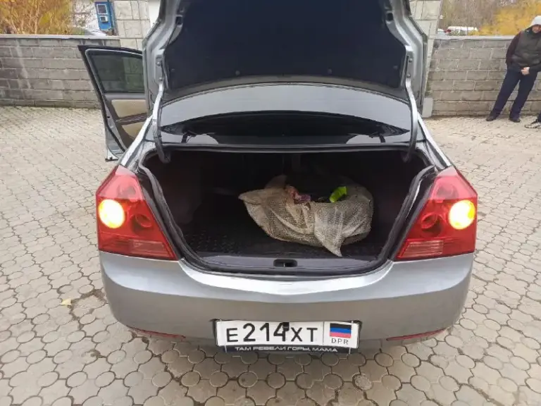 Продам geely mk 1.6 бензин/газ(таблетка) 2008 года, пробег 75000. 2 владельца, у первого хозяина приобреталась на пробеге 10000км. В основном трассовая эксплуатация. Коробка переключает плавно, мотор надежный, неприхотливый, работает хорошо. В обслуживании недорогой авто. На r15 дисках. Комплектация :
Кожанный салон
Кондиционер ( заправлен работает отлично ) люк(работает в двух положениях)
4 Автоматических электростеклоподъемника с доводчиками
2Din android магнитола teyes.
Дорогая линзованная билэд оптика
Автомобиль юридически чист, на рф учёте вы будете первым владельцем.
Цена 420000рублей
Город горловка
📲 Tg: @gorlovskyy95
📞 +79493669137
📲 Tg: @gorlovskyy
📞 Звоните: +7(949)3669137 - фотография - 7