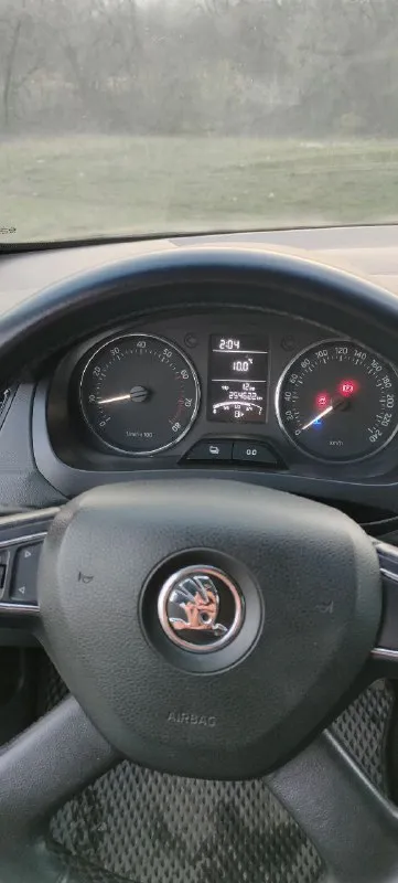 Продаю skoda рапид 2013г. В. , 1.6 механика 250000км пробега, комплектация хоккей идишн, 4 стеклоподъёмника, электрозеркала с подогревом, климат, видеорегистратор перед-зад, камера заднего вида. 750 000
+79490394565
📲 Tg: htefan
📞 Звоните: +7(949)0394565 - фотография - 4
