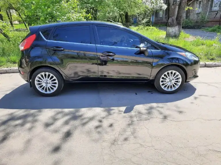 Ford fiesta 1.6 titanium (usa)
Цена: 720 000
Город: мариуполь
Год выпуска: 2013
Пробег: 188 000км
Двигатель: 1.6
Топливо: бензин
Кпп: автомат
Собственник: да
Телефон: +79497089848
Описание от продавца
Максимальная комплектация:
Кнопка старт-стоп, бесключевой доступ, кожаный салон, климат контроль, большая сенсорная мультимедиа, мультируль, гур, штатная многоцветная подсветка салона, подогрев зеркал, подогрев сидений и заднего стекла, 4 эл. Стеклоподъемника, эксклюзивные диски r16, камера заднего вида, парктроники.
Делаю сразу скидку в 20к, нужно позаниматься (нет времени) по блоку тсм (периодически выдает ошибку), машина на ходу. - фотография - 2