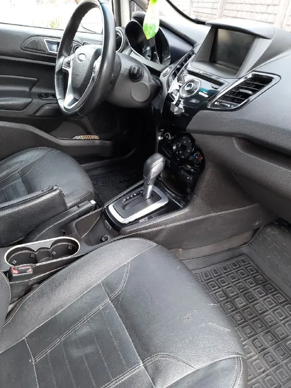 Ford fiesta 1.6 titanium (usa)
Цена: 720 000
Город: мариуполь
Год выпуска: 2013
Пробег: 188 000км
Двигатель: 1.6
Топливо: бензин
Кпп: автомат
Собственник: да
Телефон: +79497089848
Описание от продавца
Максимальная комплектация:
Кнопка старт-стоп, бесключевой доступ, кожаный салон, климат контроль, большая сенсорная мультимедиа, мультируль, гур, штатная многоцветная подсветка салона, подогрев зеркал, подогрев сидений и заднего стекла, 4 эл. Стеклоподъемника, эксклюзивные диски r16, камера заднего вида, парктроники.
Делаю сразу скидку в 20к, нужно позаниматься (нет времени) по блоку тсм (периодически выдает ошибку), машина на ходу. - фотография - 5