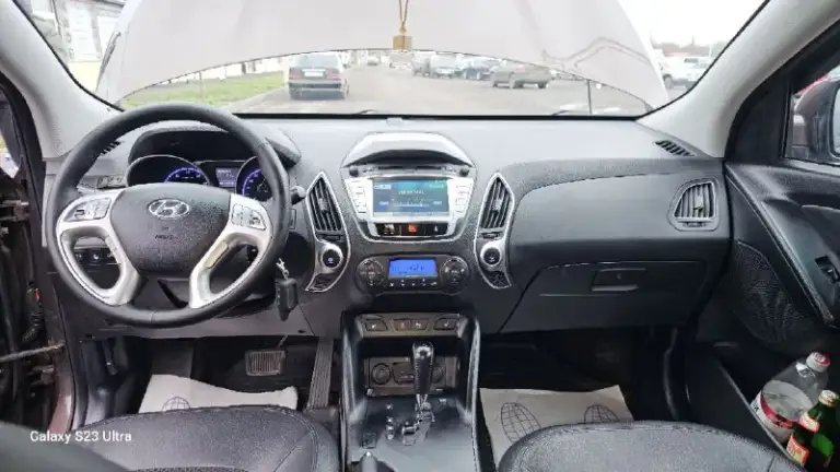 🚗Срочно торг
🚘Хендай ix 35
⚙️Двигатель: 2.0л
⛽️Вид топлива бензин
📦Кпп: автомат
🗺️Пробег:157000км
⚙️Привод: полный
📅Год выпуска:  2013
💴Цена: 1м200тр
Автомобиль идеал
Зелёная авто тека🦚🦚🦚 состоянии не бита не крашена 100% вложений не требует
Объем двигателя 2.0
Богатая комплектация
-Кожаный слон
-Камера задниговида вида
•Усилитель руля
• 2 Выхох зоныый клима
•4 Эл стеклоподъёмника
•Подогревы сидений
•Мультимедиа usb aux
• Безопасность (airbag) abs esp
•Эл регулировка зеркал
📞 🇷🇺 Звоните: +79494660985
+79498307562
📍•Город макеевка - фотография - 8