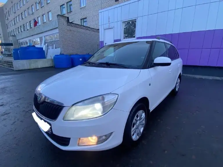Продам skoda fabia, 2011г. В 
Двигатель 1.4
Коробка механика
Кузов оцинкованный
Комплектация хорошая: есть гур, кондиционер(рабочий), микролифт передних сидений, серво руль, руль на вылет, стеклоподъёмники, электро зеркала, подогрев зеркал и заднего стекла, подогрев сидений, абс, бортовой компьютер, два ключа.
Двигатель, коробка, ходовая без нареканий. Машина без вложений сел и поехал  едет отлично. Резина 2 комплекта на дисках
Цена 670 т. Р торг
——————————
+79496338655
На этом номере телеграмм звоните пишите в любое время продажа от собственника - фотография - 3