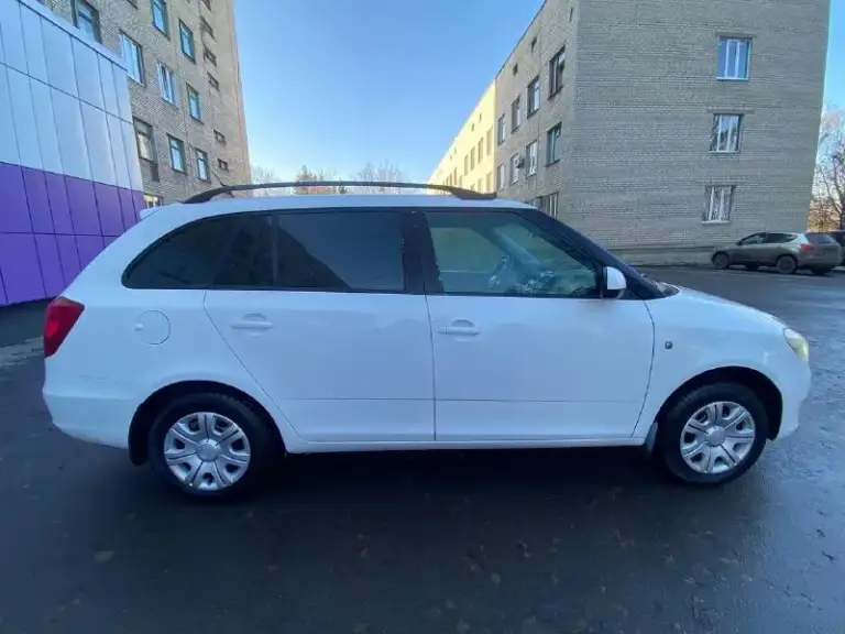 Продам skoda fabia, 2011г. В 
Двигатель 1.4
Коробка механика
Кузов оцинкованный
Комплектация хорошая: есть гур, кондиционер(рабочий), микролифт передних сидений, серво руль, руль на вылет, стеклоподъёмники, электро зеркала, подогрев зеркал и заднего стекла, подогрев сидений, абс, бортовой компьютер, два ключа.
Двигатель, коробка, ходовая без нареканий. Машина без вложений сел и поехал  едет отлично. Резина 2 комплекта на дисках
Цена 670 т. Р торг
——————————
+79496338655
На этом номере телеграмм звоните пишите в любое время продажа от собственника - фотография - 6