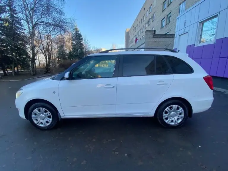 Продам skoda fabia, 2011г. В 
Двигатель 1.4
Коробка механика
Кузов оцинкованный
Комплектация хорошая: есть гур, кондиционер(рабочий), микролифт передних сидений, серво руль, руль на вылет, стеклоподъёмники, электро зеркала, подогрев зеркал и заднего стекла, подогрев сидений, абс, бортовой компьютер, два ключа.
Двигатель, коробка, ходовая без нареканий. Машина без вложений сел и поехал  едет отлично. Резина 2 комплекта на дисках
Цена 670 т. Р торг
——————————
+79496338655
На этом номере телеграмм звоните пишите в любое время продажа от собственника - фотография - 7