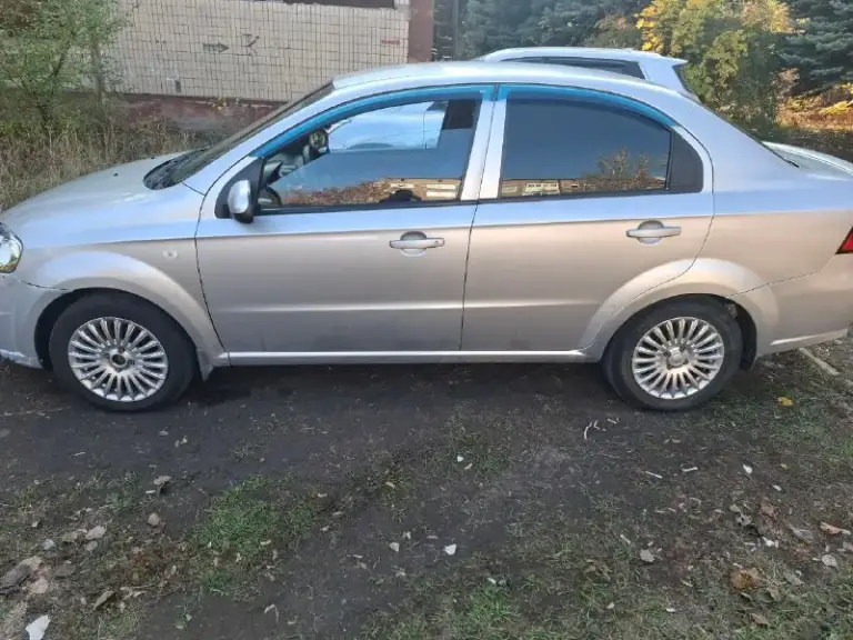Продам chevrolet aveo ( chevrolet авео), 2007 год 1.4 на автомате (автомат не пинает). 239 тыс пробега. Цена 520000 + хороший торг у капота. Передние эл. Стеклоподъёмники, кондиционер (рабочий), ходовая новая, парктроники, гур, подогрев заднего стекла, , второй комплект ковриков. Сигнализация, два комплекта ключей два комплекта резины, переоформление без проблем +79494425695 елизавета
📞 Звоните: +7(949)4425695 - фотография - 5