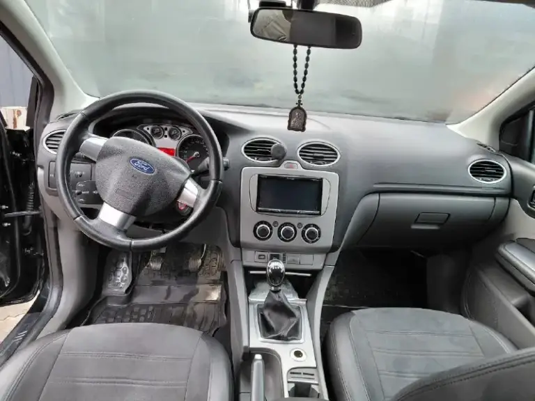 Продам ford focus 2011 год 1.6 бензин, механика 181 тысяча пробега автомобиль полностью обезшумлена стоит классная музыка (2 усилка на 2 колонки и небольшой саб). Салон без царапин и затертостей сделан свет ближний, туманки линзы би лед, заменены стекла и защищены бронепленкой. 5 тысяч назад замена помпы, роликов, ремней фирмы gates новый аккумулятор сейчас стоит новая зима шипованная, отдам еще и лето. Двигатель сухой, автомобиль полностью обслужен! Я хозяин, +7949-709-24-97 цена 800 000, автомобиль находится в г. Мариуполь
📞 Звоните: +7(949)7092497 - фотография - 3